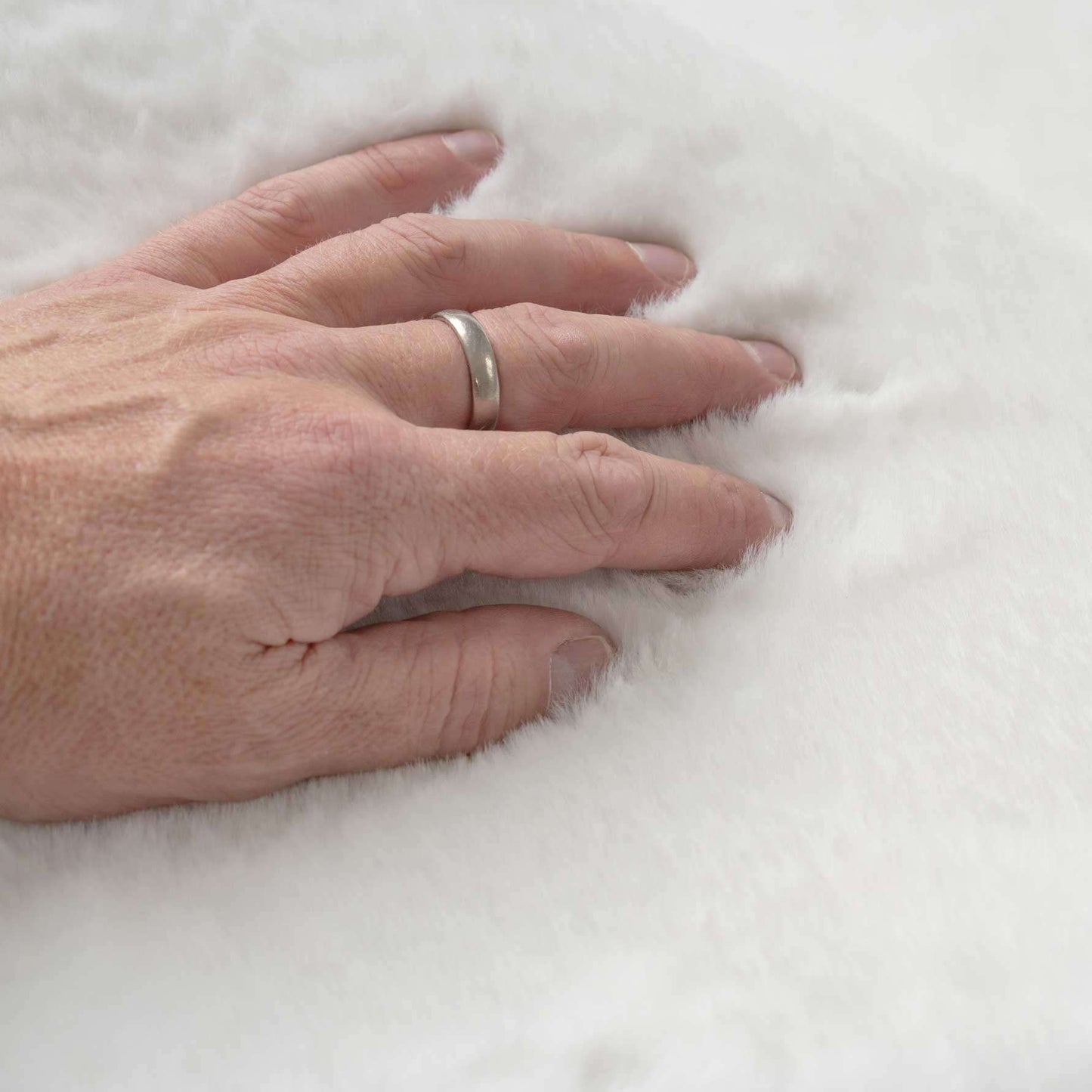 Super Soft White Faux Fur Area Rug